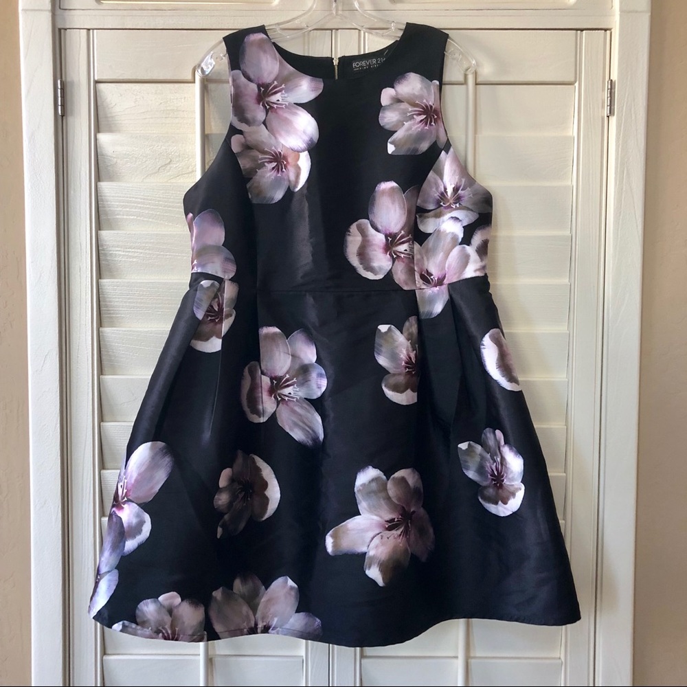 Sleeveless Fit & Flare Floral Dress